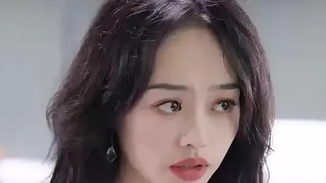 《天价宠妻》：霸道总裁的甜蜜暴击，灰姑娘的逆袭人生，一段不容错过的都市爱情传奇！